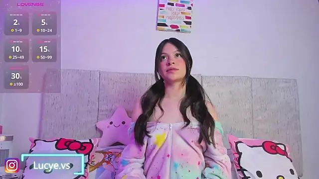 LucyEvans  online show from October 6, 3:45 am