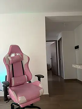 Connie 20 online show from April 28, 9:08 pm