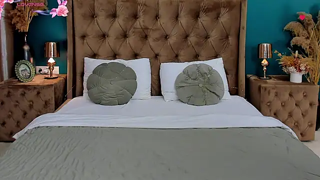 CalyMoon online show from April 1, 12:17 pm