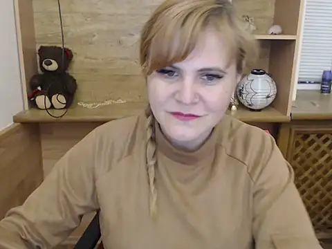 DaniellaKiss online show from April 29, 5:30 pm