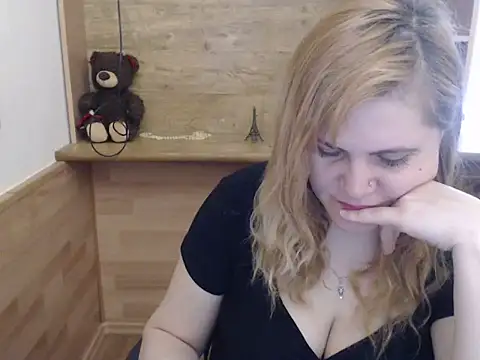 DaniellaKiss online show from April 25, 7:55 am