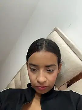 Laura fernandezII online show from February 15, 6:07 pm