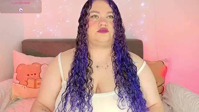 lunitaa0 online show from April 23, 4:42 am