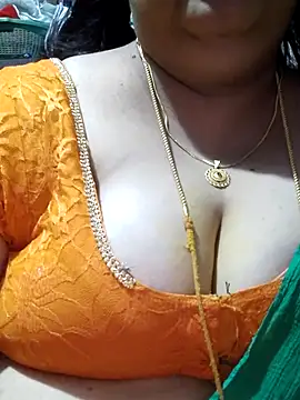 Snapshot of tamilthanushri chatting on October 2, 11:26 am tamilthanushri online show from October 2, 11:26 am