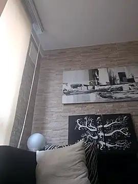 Latiinvenushot online show from April 24, 2:53 pm