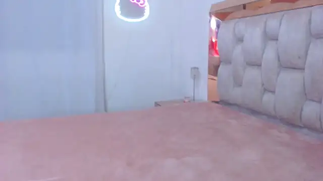 lolaperrys online show from February 21, 6:36 am