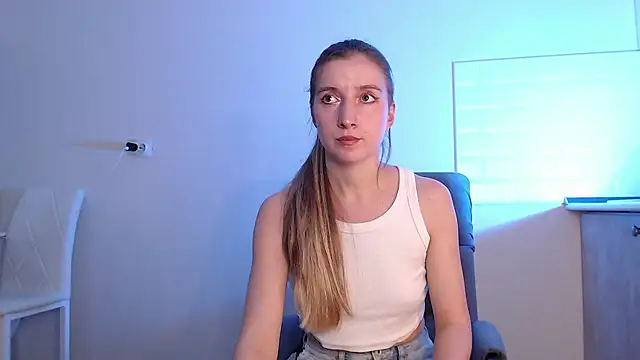 Eva Hailey  online show from July 1, 4:12 am