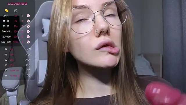 littlevildevil online show from December 22, 10:18 am