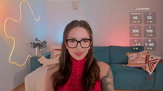 Oh My Dianee online show from August 7, 9:27 am