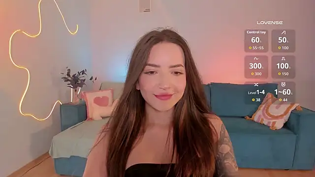 Oh My Dianee online show from August 5, 9:15 am