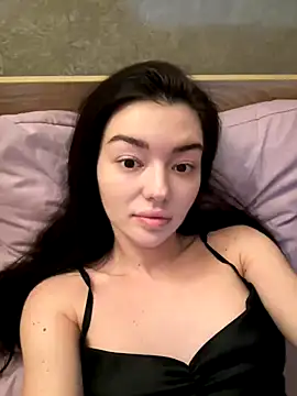 Snapshot of julya_flowerss chatting on October 18, 11:28 pm julya flowerss online show from October 18, 11:28 pm
