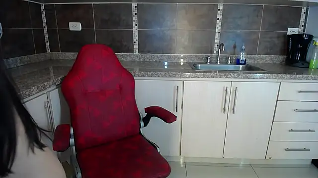 anna alvarez online show from April 4, 12:15 pm