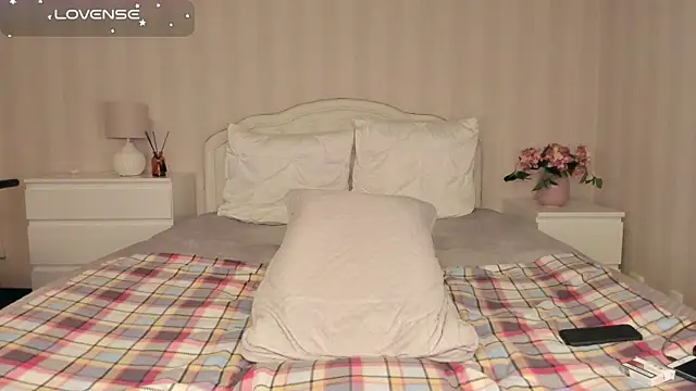 Nicky Stone online show from August 2, 3:37 pm