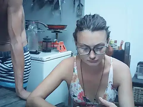 hornyhippies0080 online show from March 22, 1:50 pm