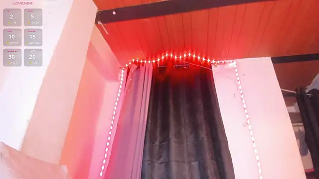 Oliviaa Evans online show from July 23, 5:37 am