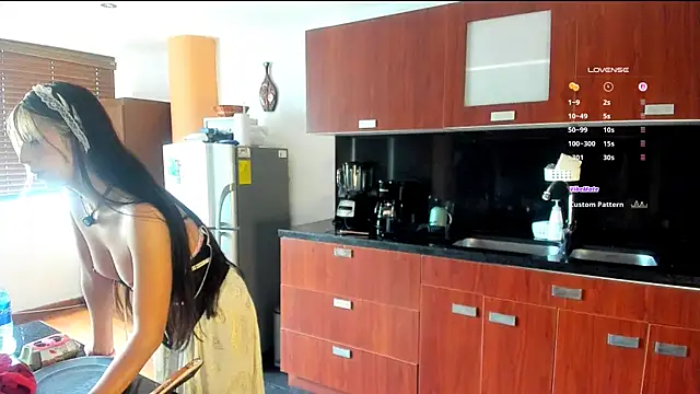 aisha bx online show from June 13, 2:58 pm