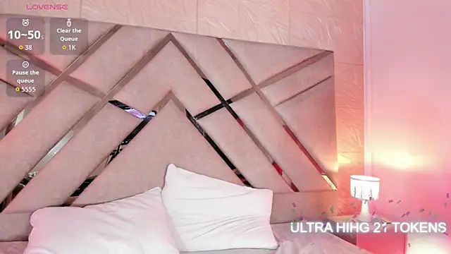 sophie pariss online show from April 24, 4:26 am