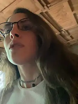 isadelasestrellas online show from April 8, 5:48 pm