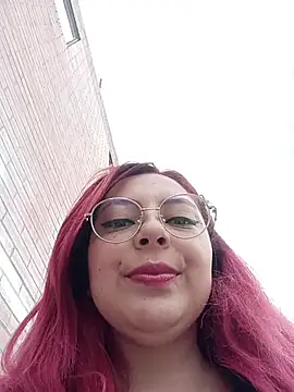madelaine- online show from June 4, 6:45 pm