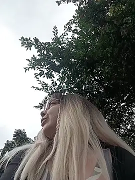 madelaine- online show from April 25, 5:32 pm