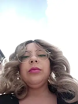 madelaine- online show from April 23, 7:05 pm