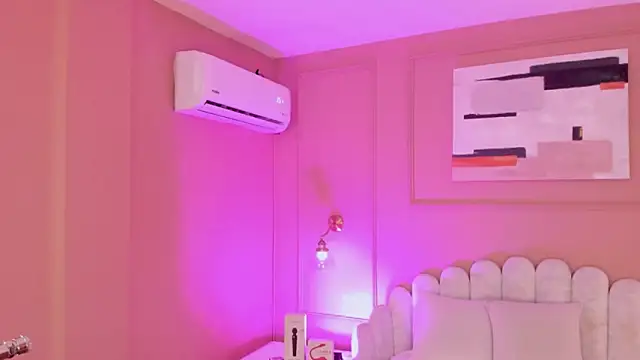 zia cooper online show from November 18, 7:15 pm