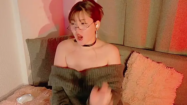 Amoki Uki online show from November 7, 10:25 pm