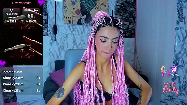 Queen Cuarxxo online show from April 21, 2:51 am