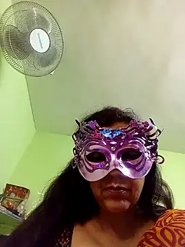 Snapshot of DesiMuffin chatting on December 2, 9:21 am DesiMuffin online show from December 2, 9:21 am