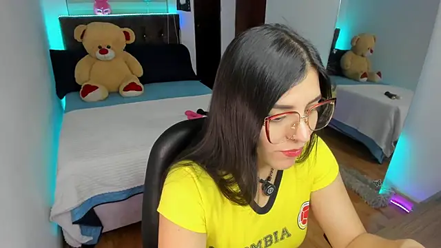 Luxxur69 online show from June 23, 11:47 pm