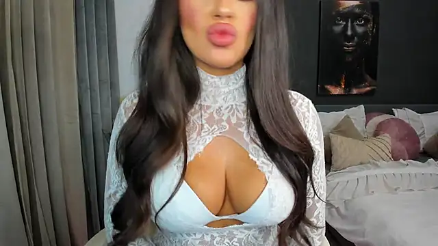 Snapshot of Sonia__Rey chatting on September 19, 11:48 pm Sonia Rey online show from September 19, 11:48 pm