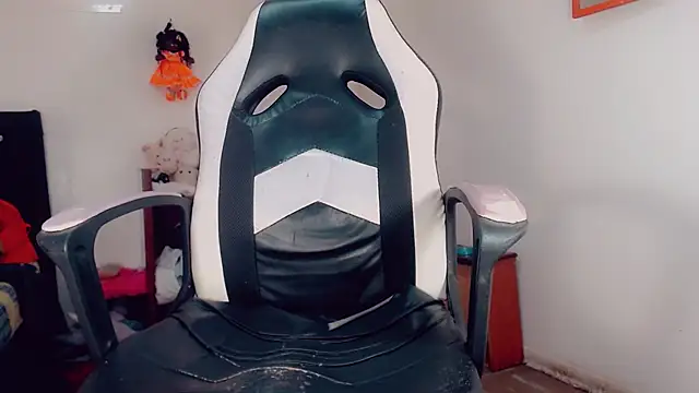 Oriana braom online show from March 6, 7:42 pm