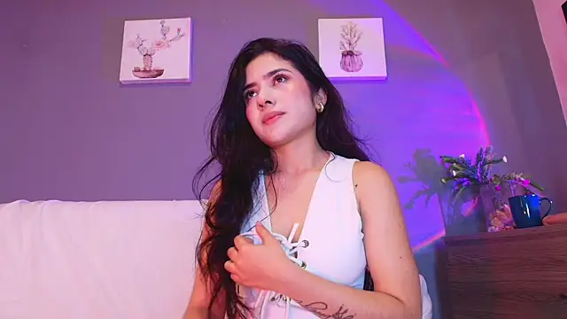 adara johnson   online show from April 5, 12:04 pm