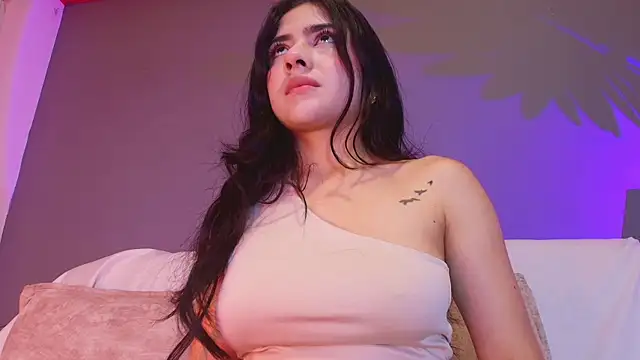 adara johnson   online show from April 17, 11:45 am