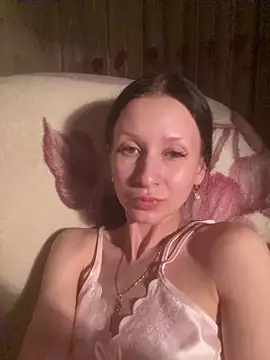 Starry Siren online show from April 6, 7:15 pm