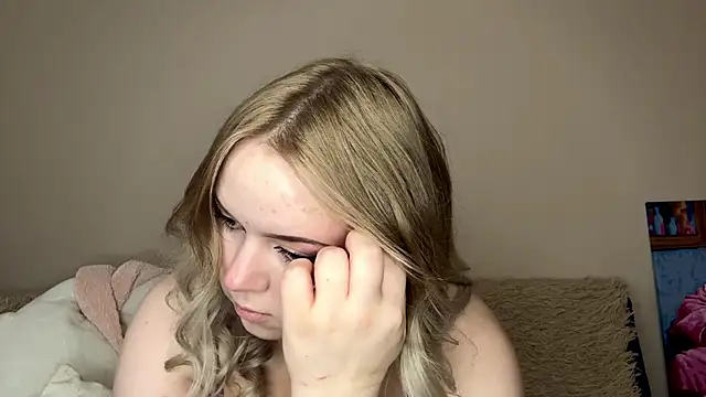 ZaraCreedon online show from March 2, 7:15 am