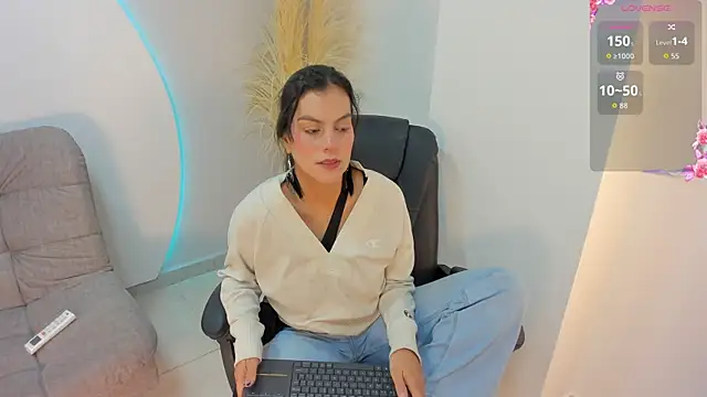 Snapshot of Ada_Monroe10 chatting on October 1, 2:22 pm Ada Monroe10 online show from October 1, 2:22 pm