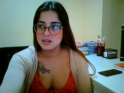 maliamiller online show from September 29, 1:54 am