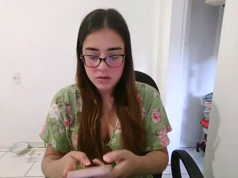 maliamiller online show from April 24, 10:40 am