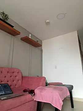 DakotaShelby online show from April 24, 9:50 pm