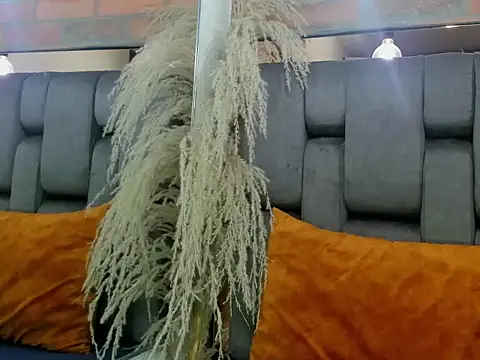 JESSYCORTES online show from April 23, 9:50 pm