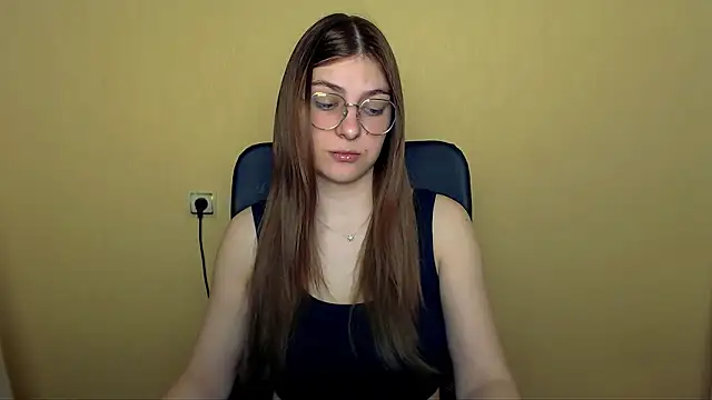 Luna Lush  online show from April 23, 8:11 am