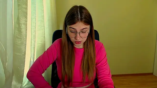 Luna Lush  online show from June 20, 10:30 am