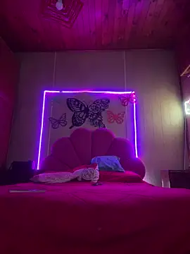 mariposapontiak420 online show from March 17, 6:34 pm