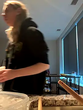 M1ssyk1ssy online show from November 12, 10:30 pm