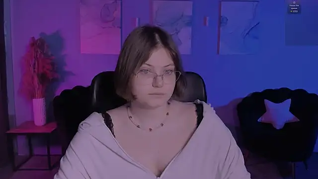 nikole kitt online show from April 20, 7:17 pm