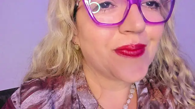 Snapshot of Naty_Mature_ chatting on October 18, 7:37 pm Naty Mature online show from October 18, 7:37 pm