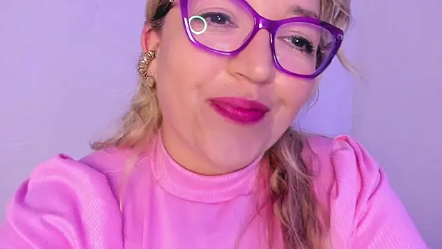 Snapshot of Naty_Mature_ chatting on October 5, 10:15 pm Naty Mature online show from October 5, 10:15 pm