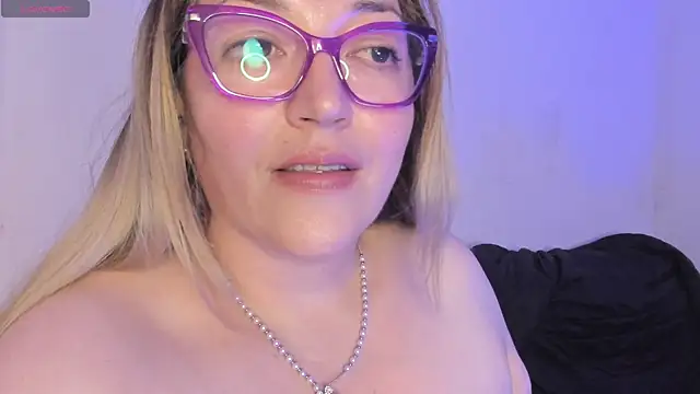 Naty Mature  online show from June 9, 2:22 am