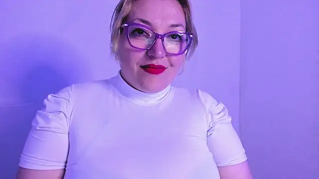 Snapshot of Naty_Mature_ chatting on October 4, 1:00 am Naty Mature online show from October 4, 1:00 am